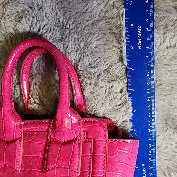 Like new small neon pink Zara purse - Picture 9 of 12